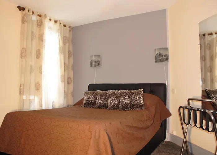 Taverne De La Paix Hotel La Ferte-Mace